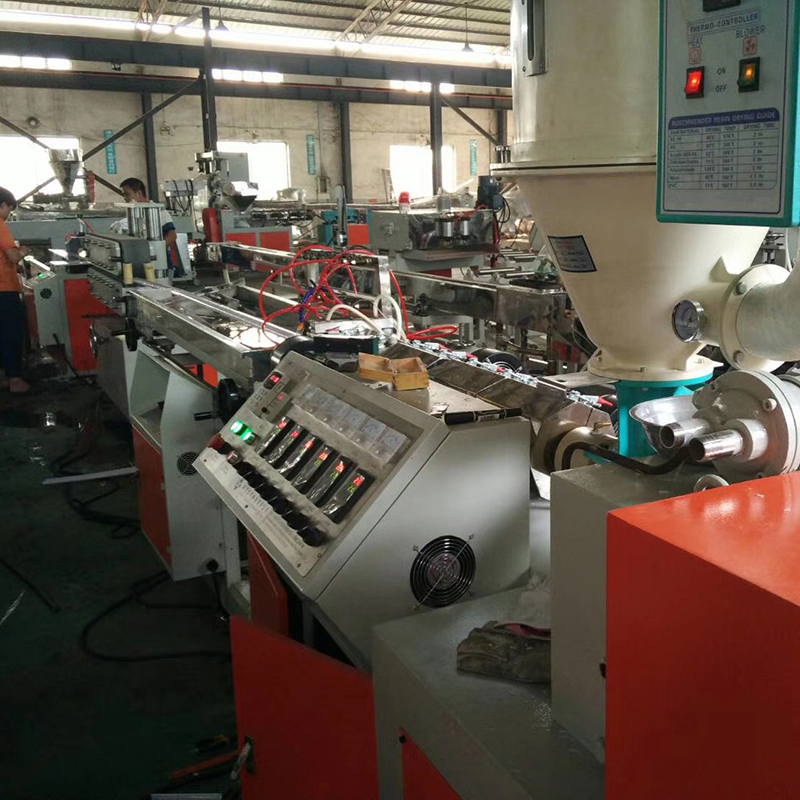 L'équipement d'extrusion à mot - Extruder avis et prix